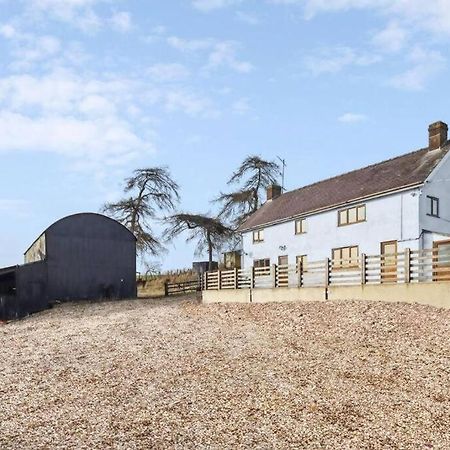 Upper Caerfaelog Farmhouse Llanbister Exterior photo